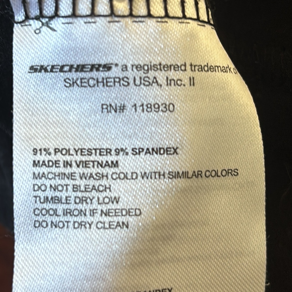 Skechers | Womens Active Long Sleeve Tee, 2 Pack (Magenta Purple/Bold Black) - Picture 9 of 10